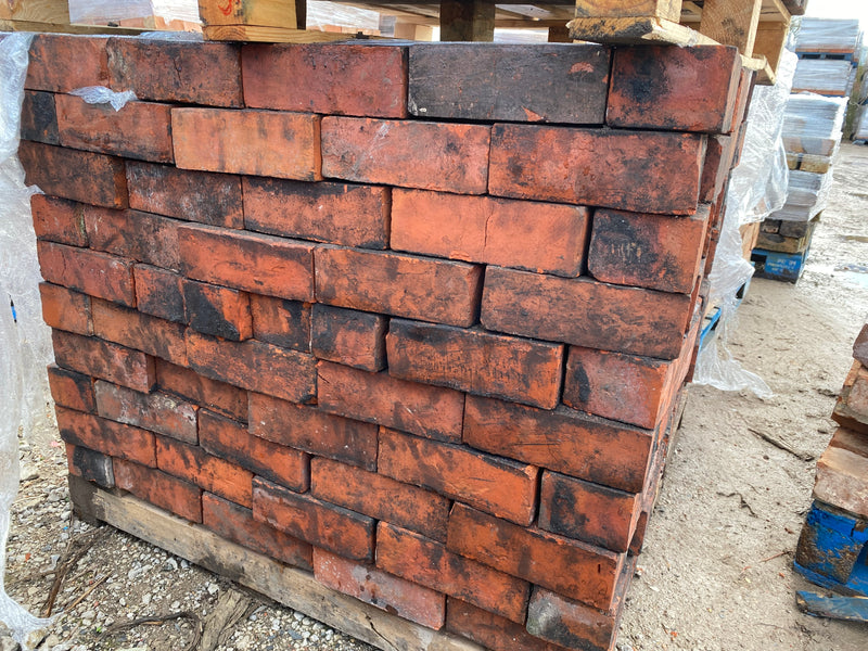 Reclaimed red facing brick (9inch X 3inch)